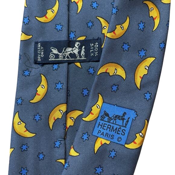 Hermes Silk Tie Smiling Man in Moon & Stars Gray 7462 HA 3.5" (W) x 55.5" (L) - Picture 4 of 5